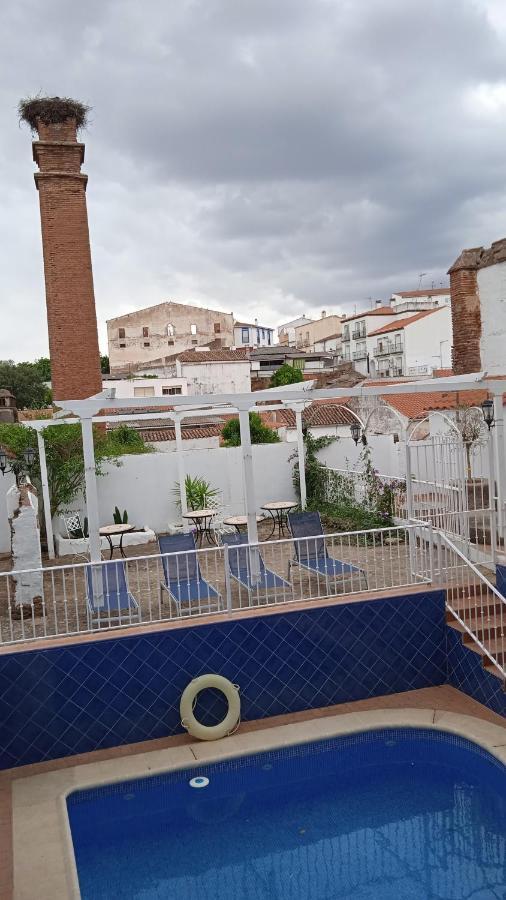 Hotel Rural La Posada De Las Cigueenas Jerez De Los Caballeros Luaran gambar