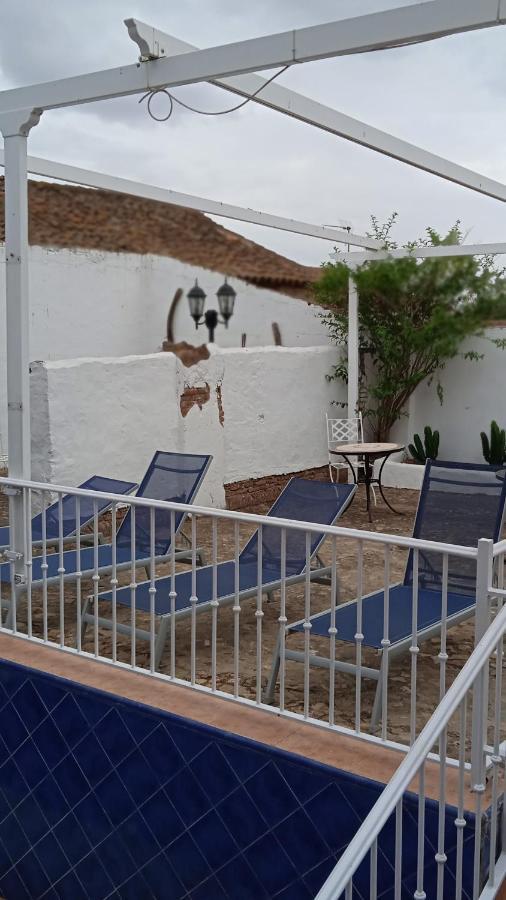 Hotel Rural La Posada De Las Cigueenas Jerez De Los Caballeros Luaran gambar