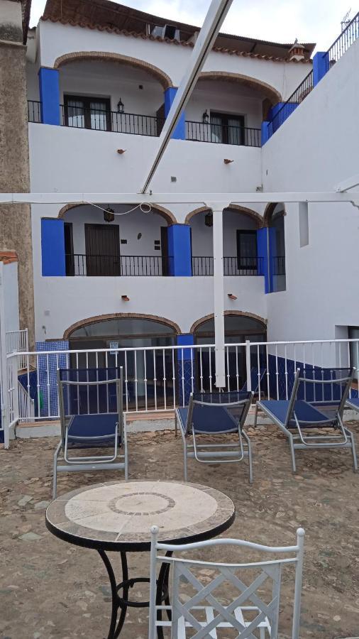 Hotel Rural La Posada De Las Cigueenas Jerez De Los Caballeros Luaran gambar