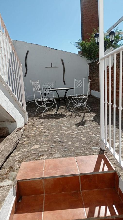 Hotel Rural La Posada De Las Cigueenas Jerez De Los Caballeros Luaran gambar