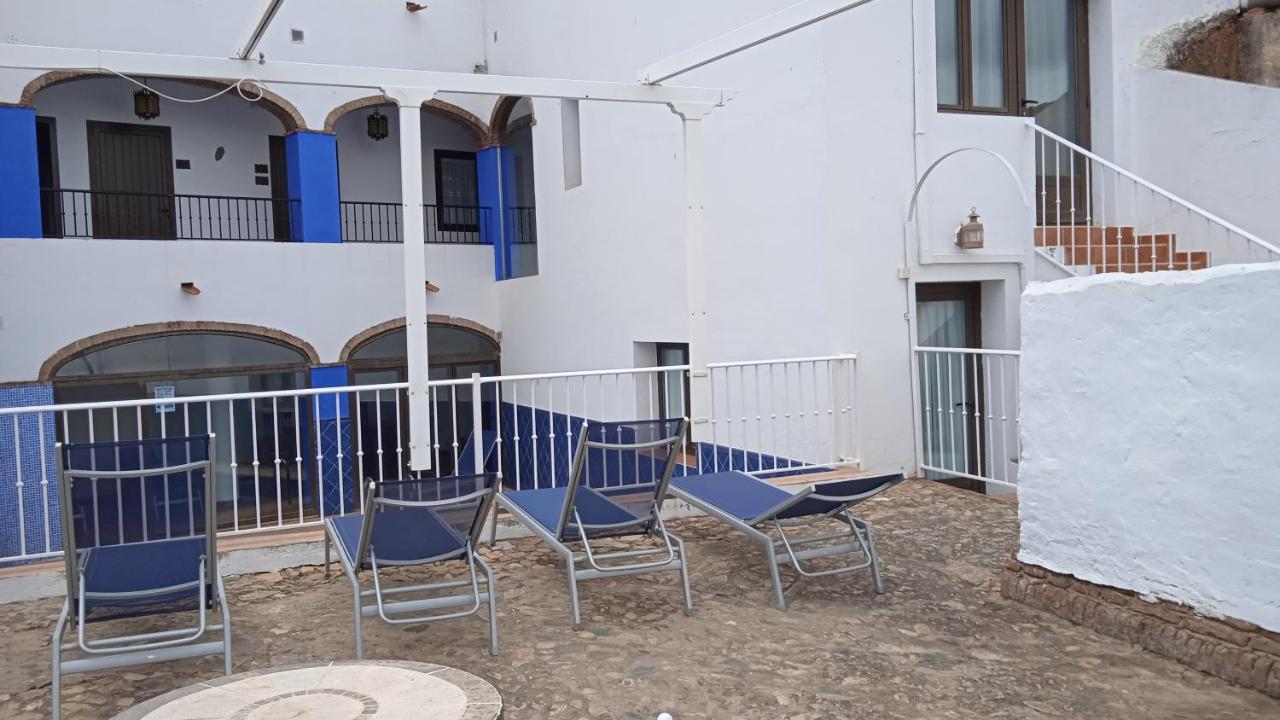 Hotel Rural La Posada De Las Cigueenas Jerez De Los Caballeros Luaran gambar