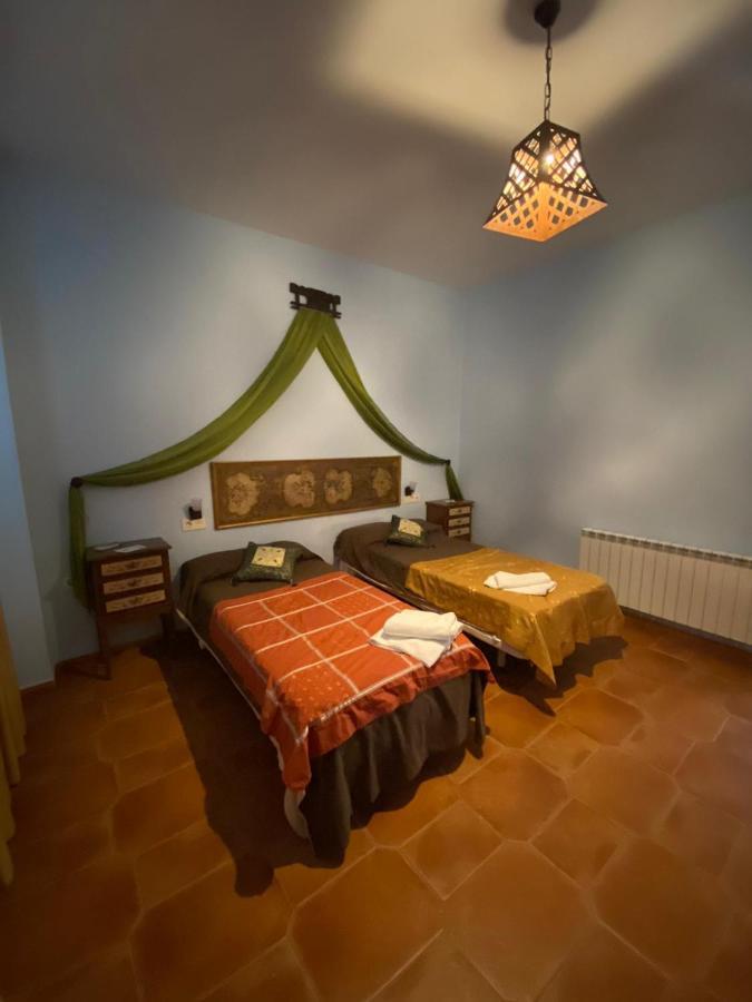 Hotel Rural La Posada De Las Cigueenas Jerez De Los Caballeros Luaran gambar