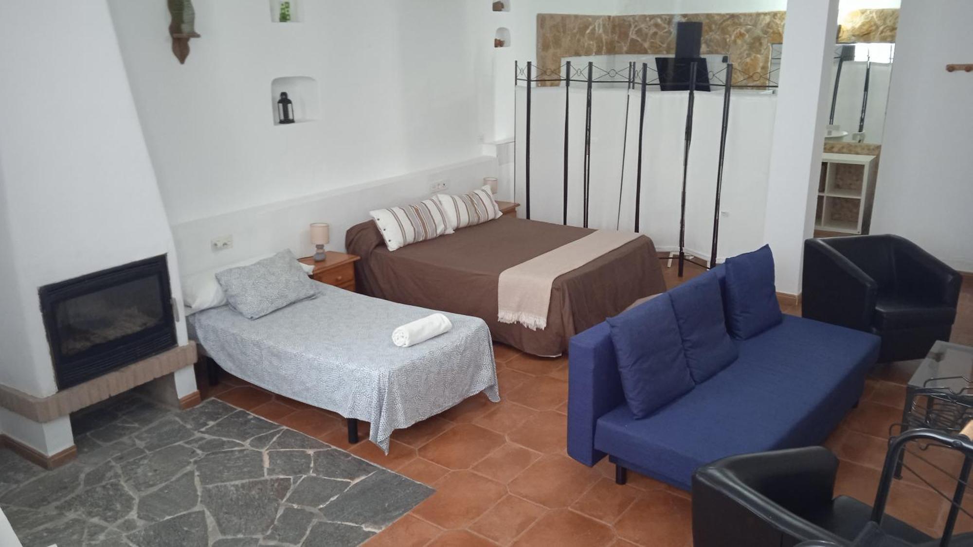 Hotel Rural La Posada De Las Cigueenas Jerez De Los Caballeros Luaran gambar
