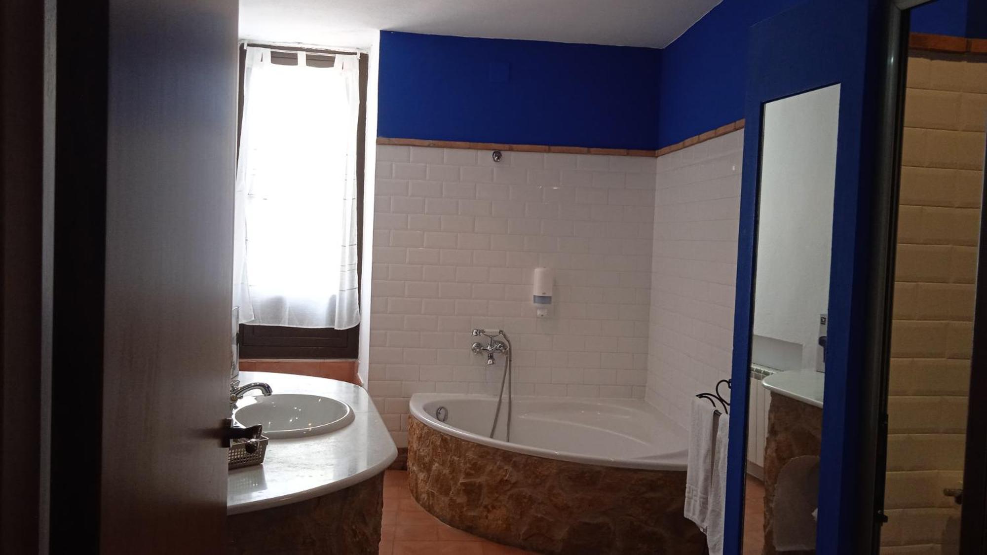 Hotel Rural La Posada De Las Cigueenas Jerez De Los Caballeros Luaran gambar