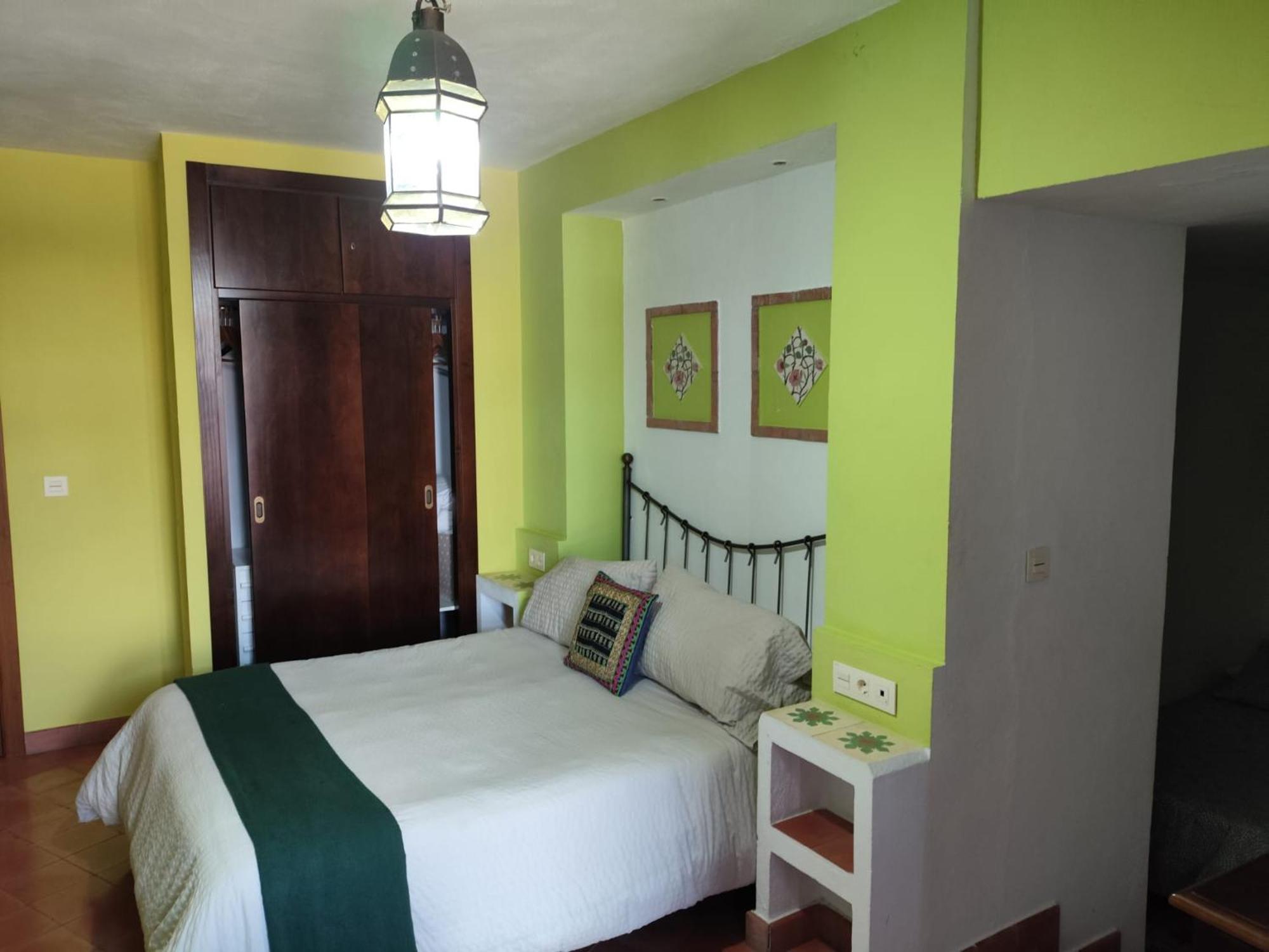 Hotel Rural La Posada De Las Cigueenas Jerez De Los Caballeros Luaran gambar